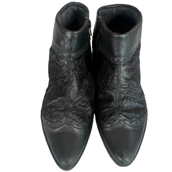 VagaBond Women's Boots Size US 10.5 EU 41 Leather Black Wingtip J Toe - Picture 1 of 15